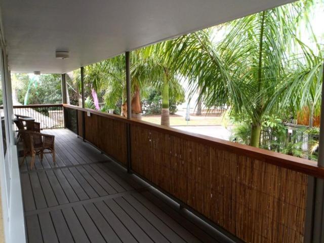 Aparthotel Coconut Palms On The Bay Hervey Bay Exterior foto